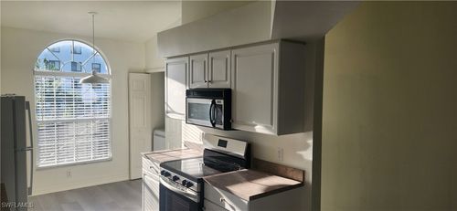 apt-205-4925 Sandra Bay Dr, NAPLES, FL, 34109-2678 | Card Image