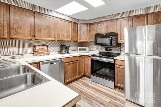 Kitchen with skylights | Image 14