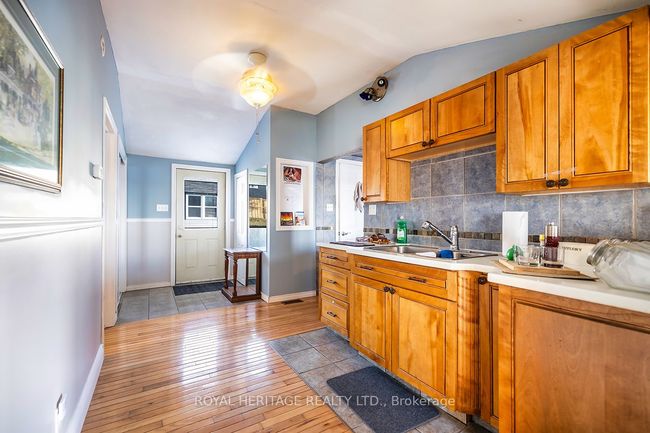 64 Cedar Grove Dr, House other with 3 bedrooms, 2 bathrooms and 5 parking in Caesarea ON | Image 10