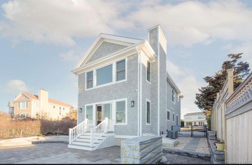 15A Oakhurst Rd, Hampton Bays, NY, 11946-1554 | Card Image