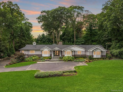 40 Dogwood Ln, Port Washington, NY, 11050-1110 | Card Image