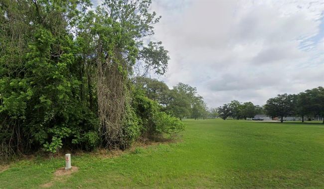 621 Pony Trl, Home with 0 bedrooms, 0 bathrooms and null parking in Angleton TX | Image 5