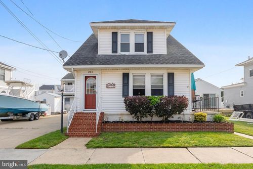 221 W 25th Ave, WILDWOOD, NJ, 08260-2531 | Card Image