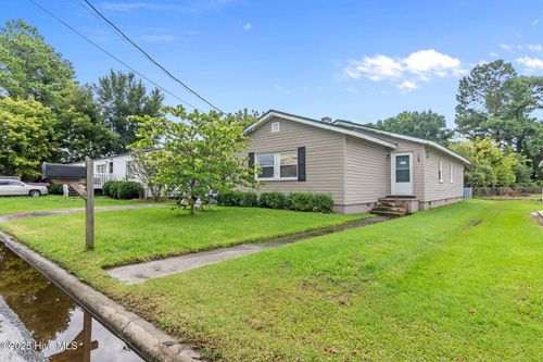 809 Green St, Columbia, NC, 27925-8586 | Card Image