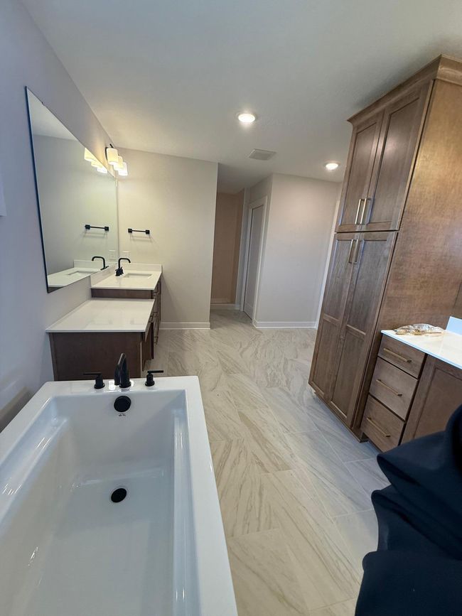 Owner's Bath | Image 24