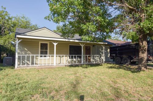 206 N Bishop St, San Angelo, TX, 76901-3306 | Card Image