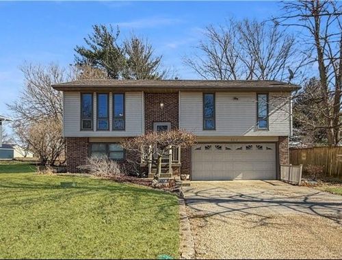 3312 Greenview Dr, Decatur, IL, 62521-9007 | Card Image