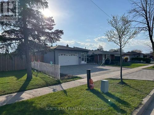 3246 Oakglade Cres, Mississauga, ON, L5C1X3 | Card Image