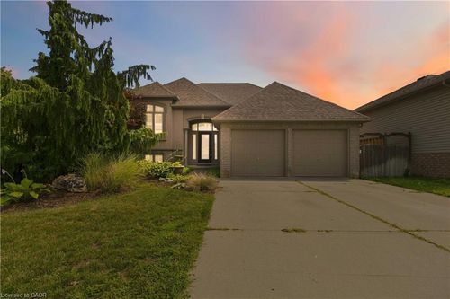 33 Stratford Terr, Brantford, ON, N3T6P6 | Card Image
