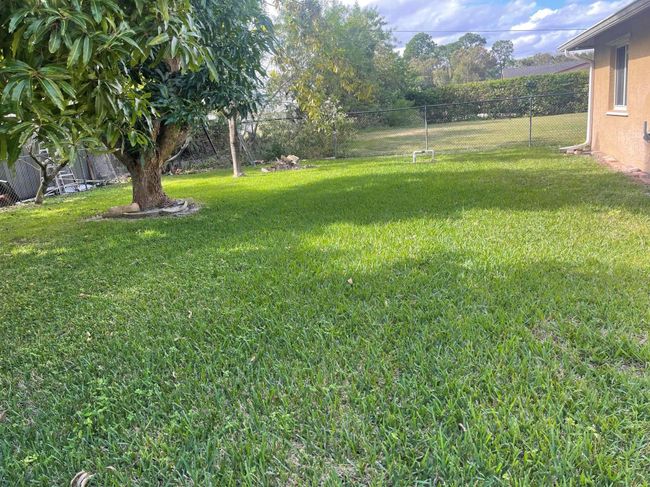 1072 Sw Castaneda Ln, House other with 3 bedrooms, 2 bathrooms and null parking in Port St. Lucie FL | Image 18