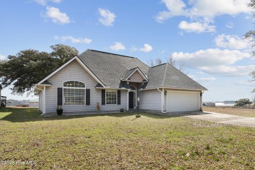 1630 Village Point Rd Sw, Shallotte, NC, 28470-5581 | Card Image