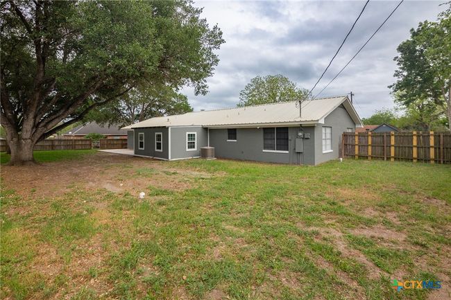 454 W Ward St, House other with 4 bedrooms, 3 bathrooms and null parking in Goliad TX | Image 25