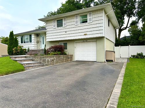 68 Jamaica Ave, Plainview, NY, 11803-3633 | Card Image