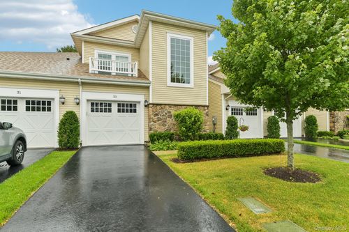 33 Greentree Ct, Shirley, NY, 11967-3653 | Card Image