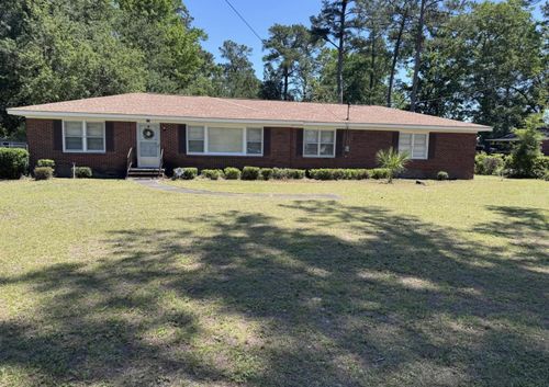 686 W Pine St, Varnville, SC, 29944-9602 | Card Image