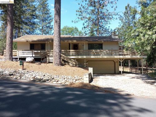 19733 Butler Way, Groveland, CA, 95321-9526 | Card Image