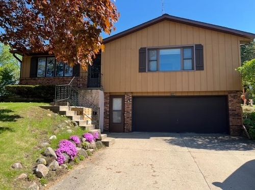 2008 Ridgeway Rd, Monroe, WI, 53566-1213 | Card Image