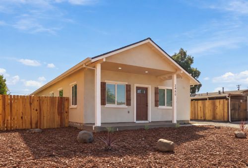 2450 Knoll St, Sacramento, CA, 95815-2722 | Card Image