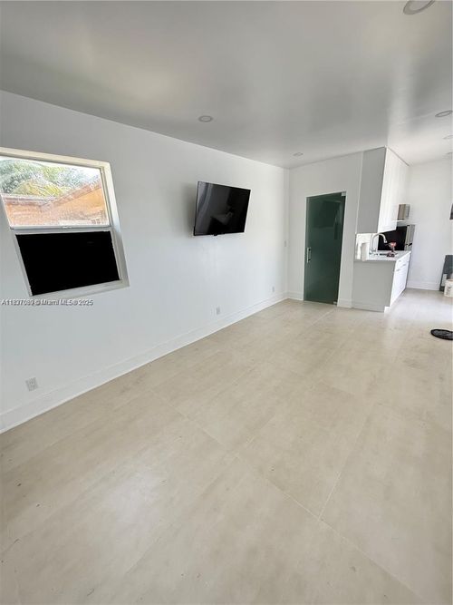 0-6431 Sw 7th St, Pembroke Pines, FL, 33023-1519 | Card Image