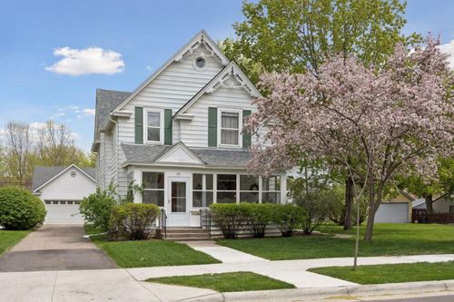 221 11th Ave N, Hopkins, MN, 55343-7361 | Card Image