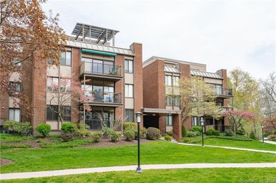 B3 - 791 Prospect Avenue, Condo with 2 bedrooms, 2 bathrooms and null parking in West Hartford CT | Image 1