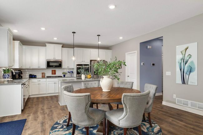 Smooth transition between kitchen and dining | Image 6