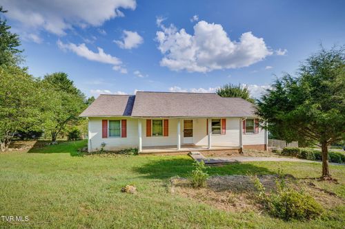 201 Ranger Dr, Elizabethton, TN, 37643-6302 | Card Image