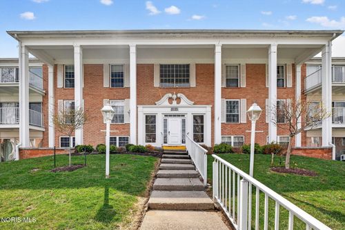 1118-5679 Monroe St, Sylvania, OH, 43560-2726 | Card Image