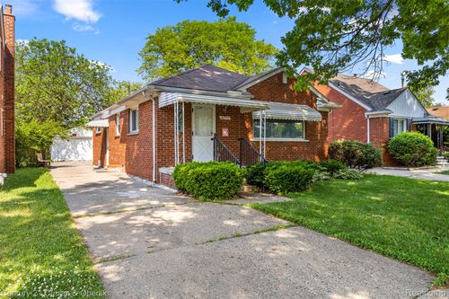 8299 Appleton St, Dearborn Heights, MI, 48127-1403 | Card Image