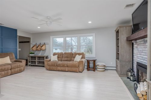 7 Beverly Ln, East Moriches, NY, 11940-1518 | Card Image