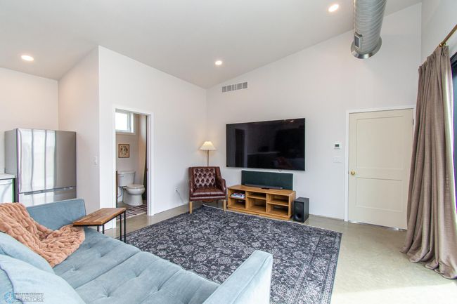 Outbuilding Living Space | Image 101