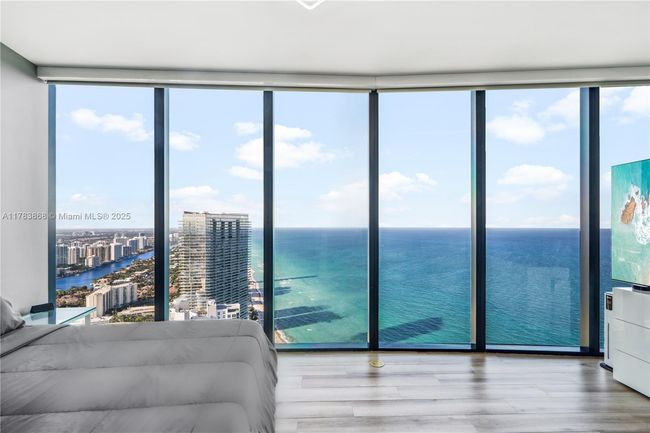 APT-5505 - 18555 Collins Ave, Condo with 3 bedrooms, 5 bathrooms and null parking in Sunny Isles Beach FL | Image 25