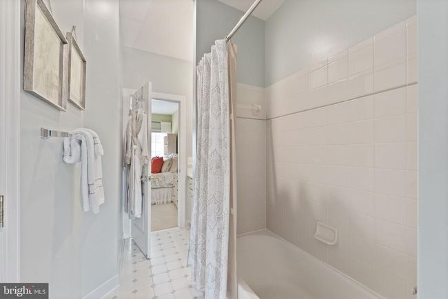 18985 Coreopsis Ter, Townhouse with 3 bedrooms, 4 bathrooms and null parking in LEESBURG VA | Image 56