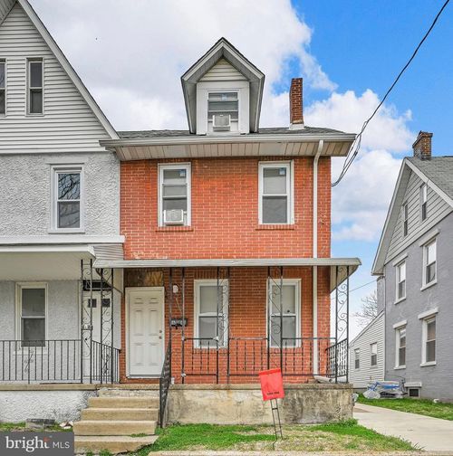 6 W 6th St, MARCUS HOOK, PA, 19061-4701 | Card Image