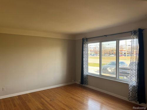 49633 Hayes Rd, Shelby Township, MI, 48315-3942 | Card Image