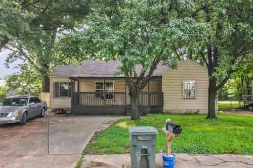 607 Burlington Cir, Memphis, TN, 38127-1410 | Card Image