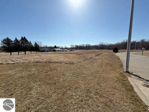 TBD Dawn Dr, Saint Louis, MI, 48880 | Card Image