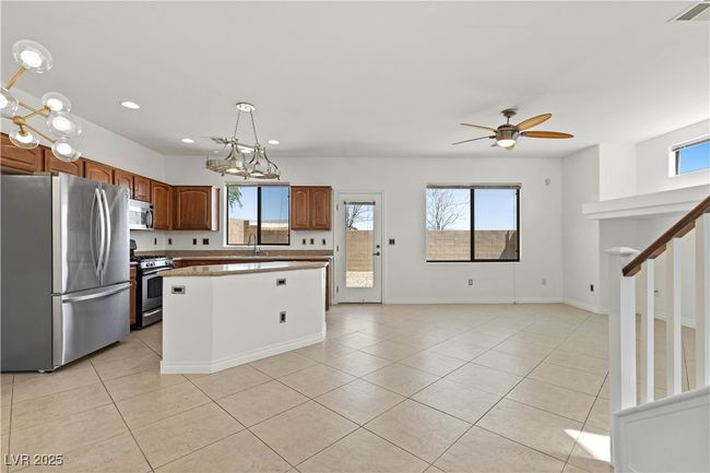 10650 Little Horse Creek Ave, House other with 3 bedrooms, 3 bathrooms and null parking in Las Vegas NV | Image 10
