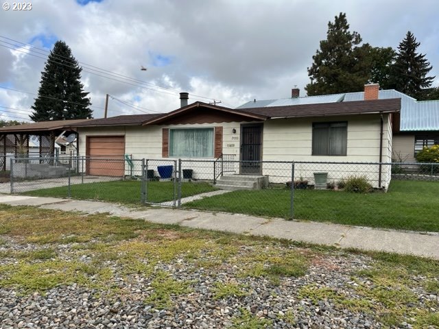 Estes St, Baker City, OR 97814