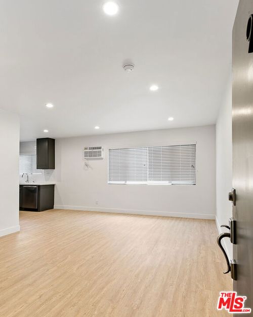 9-3314 Mentone Ave, Los Angeles, CA, 90034 | Card Image