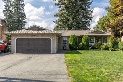 2327 Bevan Cres, House other with 5 bedrooms, 2 bathrooms and 8 parking in Abbotsford BC | Image 1