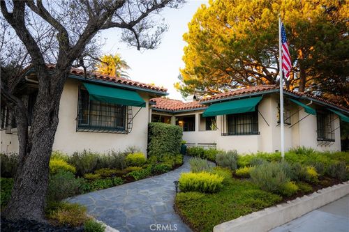 103 E Micheltorena St, Santa Barbara, CA, 93101-1905 | Card Image