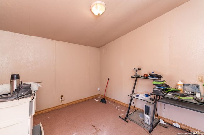989 Oil Wl, Home with 3 bedrooms, 2 bathrooms and null parking in Pipe Creek TX | Image 21