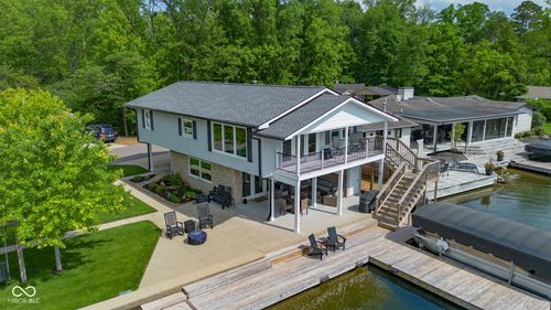 9082 W Tulip Dr, Columbus, IN, 47201-4812 | Card Image