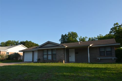 8108 Redwood Dr, Benbrook, TX, 76116-8554 | Card Image