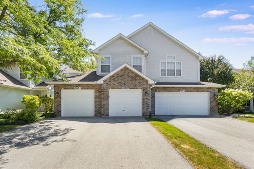 3089-3089 Kentshire Cir, Naperville, IL, 60564-8430 | Card Image