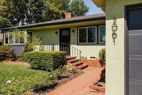 2061 Roosevelt Ave, Altadena, CA, 91001-3508 | Card Image