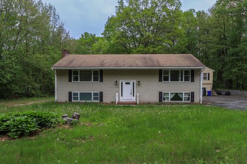 240 Leda Ave, Manchester, NH, 03104-4158 | Card Image