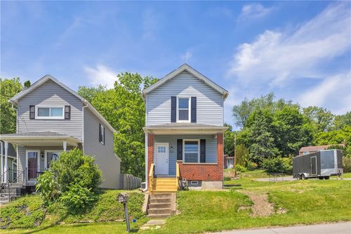 3521 W 3rd Ave, Beaver Falls, PA, 15010-2101 | Card Image