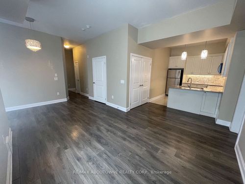 101-276 Gatwick Dr, Oakville, ON, L6H0K8 | Card Image